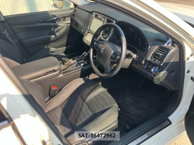 Toyota CROWN SEDAN 2013-11 7216629-11