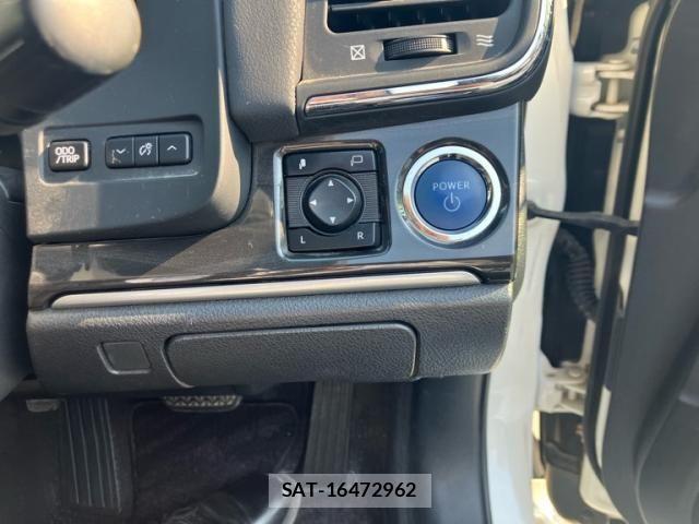 Toyota CROWN SEDAN 2013-11 7216629-12