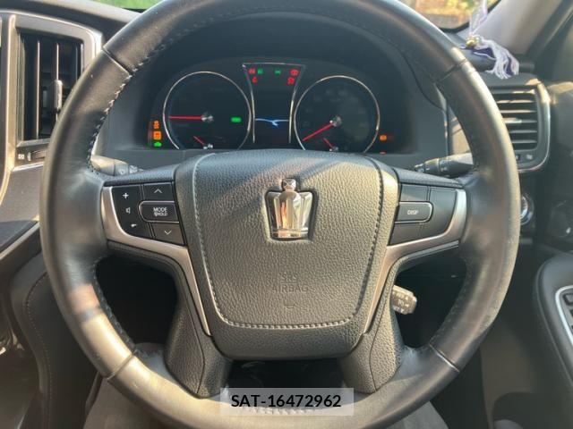 Toyota CROWN SEDAN 2013-11 7216629-14