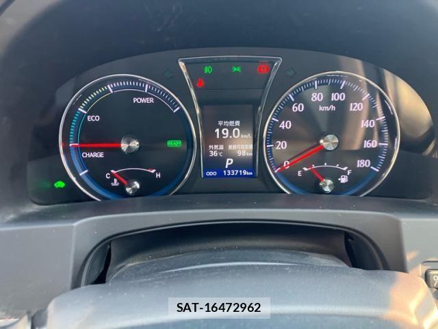 Toyota CROWN SEDAN 2013-11 7216629-17
