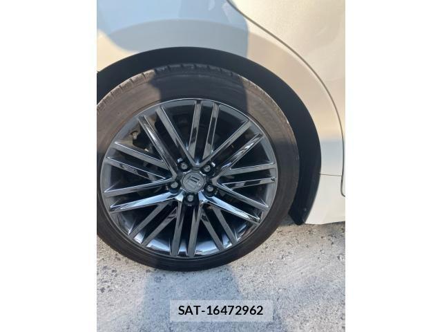 Toyota CROWN SEDAN 2013-11 7216629-4