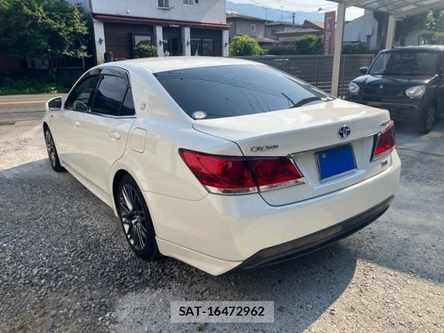 Toyota CROWN SEDAN 2013-11 7216629-6