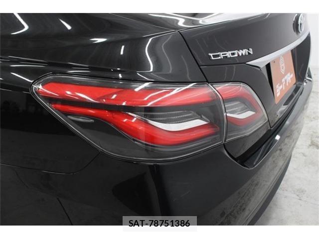 Toyota CROWN SEDAN 2018-09 7216661-17
