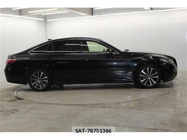 Toyota CROWN SEDAN 2018-09 7216661-3