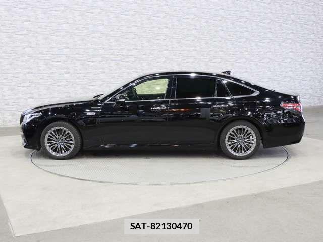 Toyota CROWN SEDAN 2020-03 7216682-12