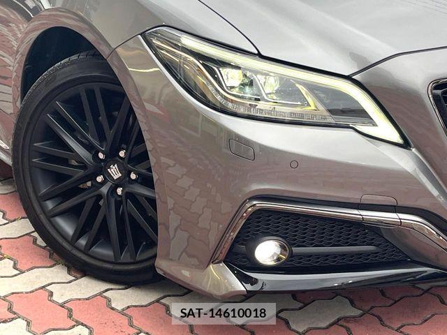 Toyota CROWN SEDAN 2022-05 7216701-11