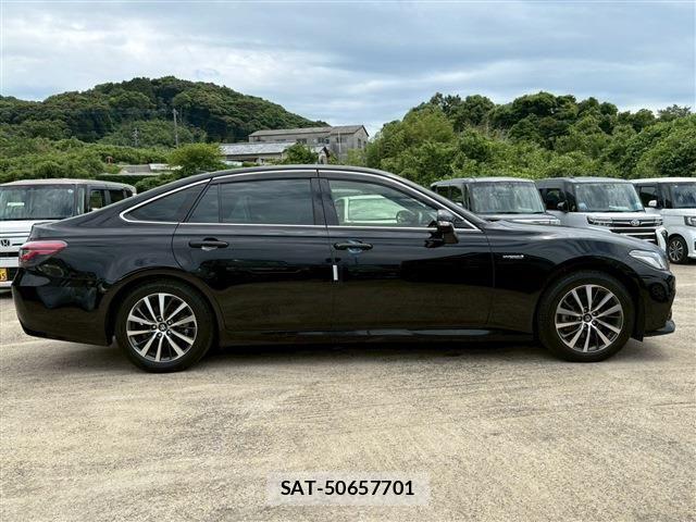 Toyota CROWN SEDAN 2018-10 7216665-14