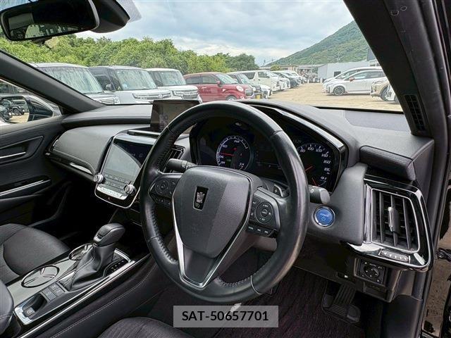 Toyota CROWN SEDAN 2018-10 7216665-16