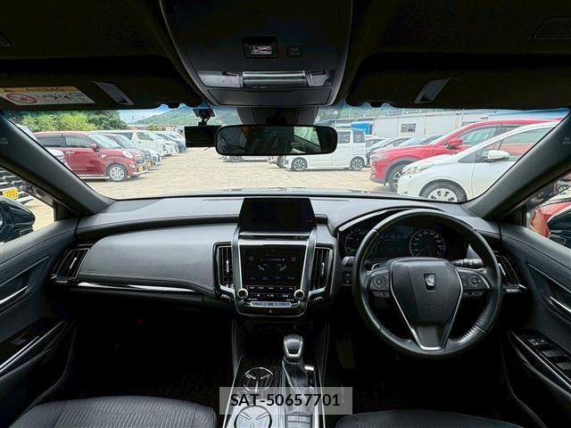 Toyota CROWN SEDAN 2018-10 7216665-2