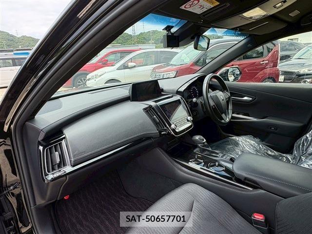 Toyota CROWN SEDAN 2018-10 7216665-3