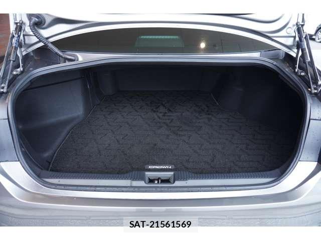 Toyota CROWN SEDAN 2021-10 7216700-7