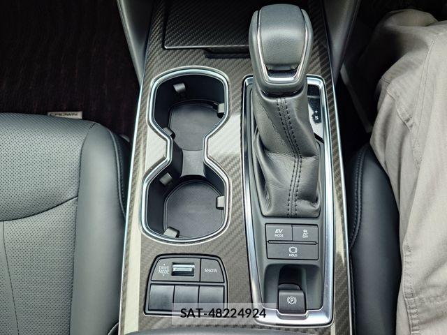 Toyota CROWN SEDAN 2021-07 7216699-19