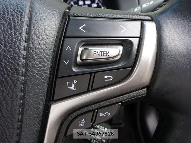 Toyota CROWN SEDAN 2018-05 7250287-10