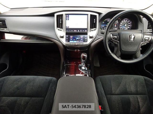 Toyota CROWN SEDAN 2018-05 7250287-1