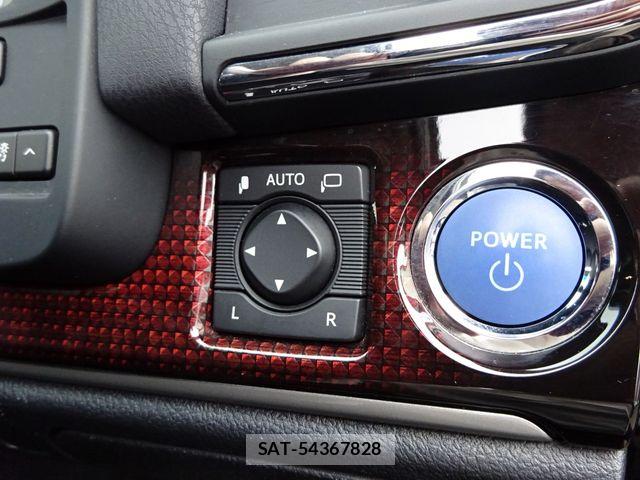 Toyota CROWN SEDAN 2018-05 7250287-26