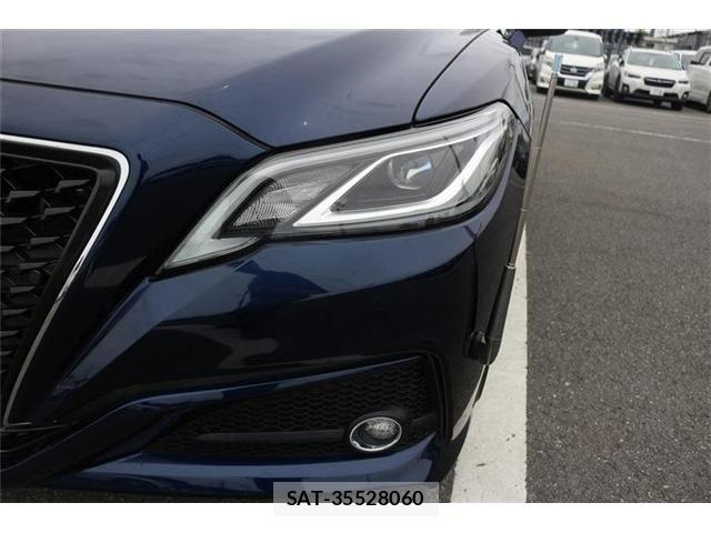 Toyota CROWN SEDAN 2018-11 7250293-24