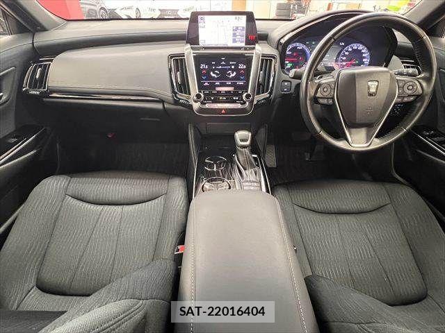 Toyota CROWN SEDAN 2019-01 7250280-2