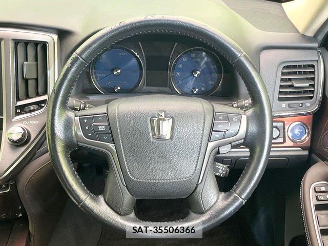 Toyota CROWN SEDAN 2014-01 7250302-10