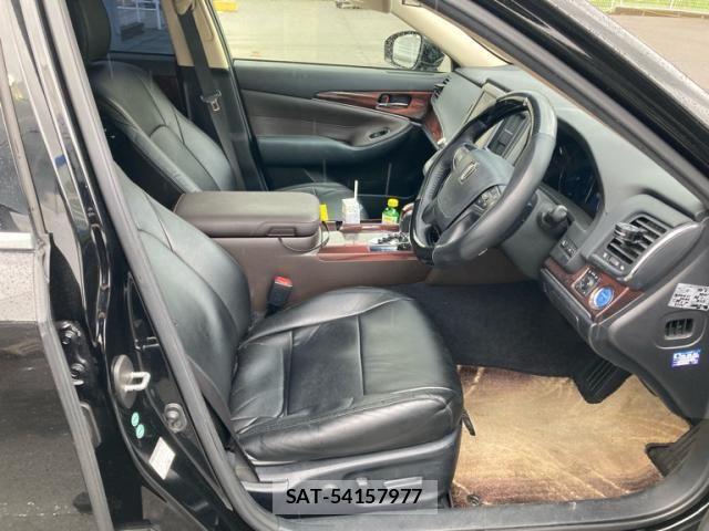Toyota CROWN SEDAN 2014-02 7250304-15