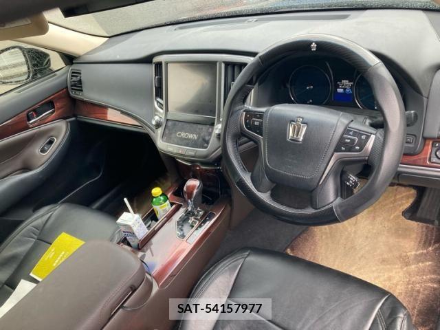 Toyota CROWN SEDAN 2014-02 7250304-16