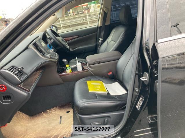 Toyota CROWN SEDAN 2014-02 7250304-19