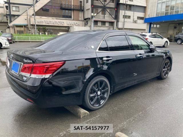 Toyota CROWN SEDAN 2014-02 7250304-3