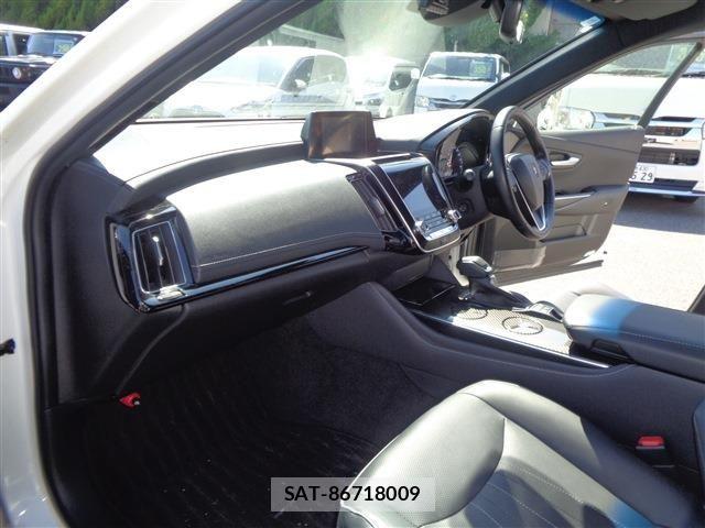 Toyota CROWN SEDAN 2020-09 7250281-13