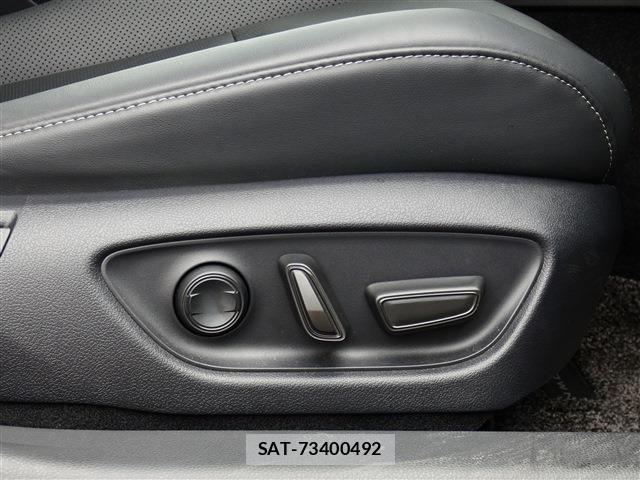 Toyota CROWN SEDAN 2024-07 7250274-26