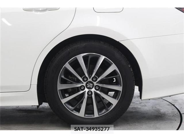 Toyota CROWN SEDAN 2018-07 7250296-24