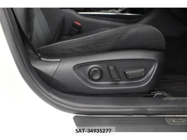 Toyota CROWN SEDAN 2018-07 7250296-27
