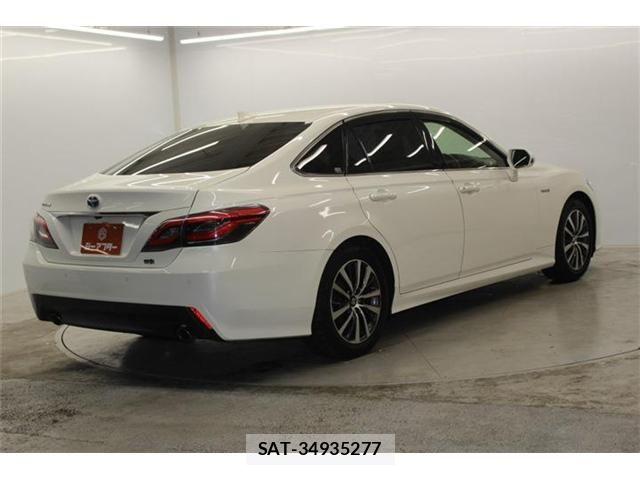 Toyota CROWN SEDAN 2018-07 7250296-4