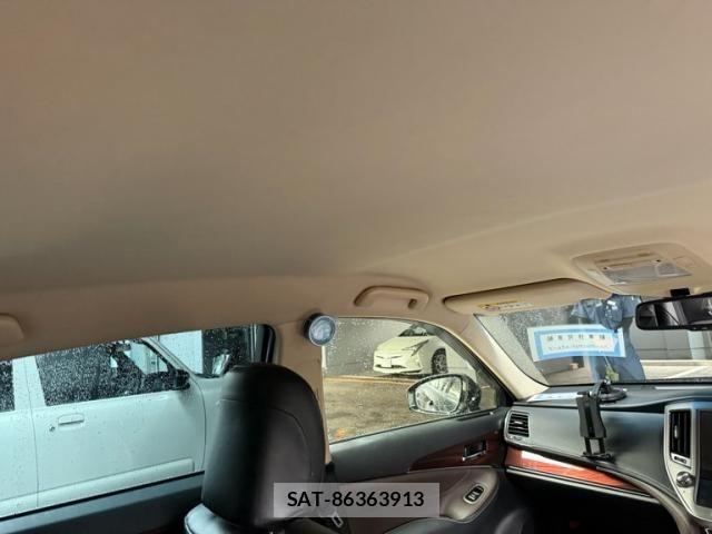 Toyota CROWN SEDAN 2013-07 7250305-18