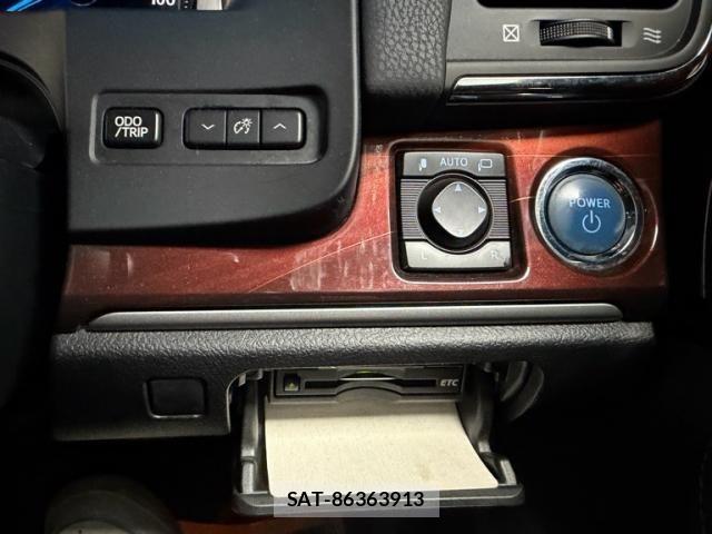 Toyota CROWN SEDAN 2013-07 7250305-21