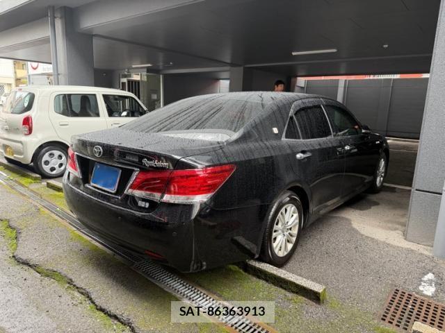 Toyota CROWN SEDAN 2013-07 7250305-2