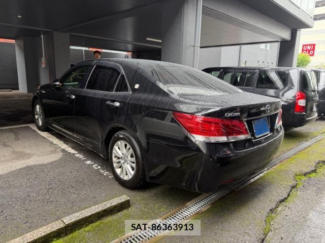 Toyota CROWN SEDAN 2013-07 7250305-3