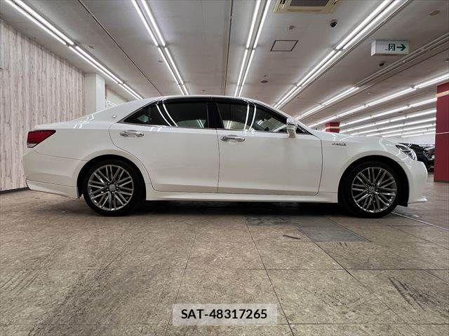 Toyota CROWN SEDAN 2017-05 7250285-14