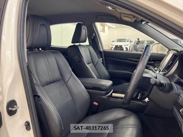 Toyota CROWN SEDAN 2017-05 7250285-5