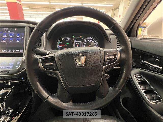 Toyota CROWN SEDAN 2017-05 7250285-8