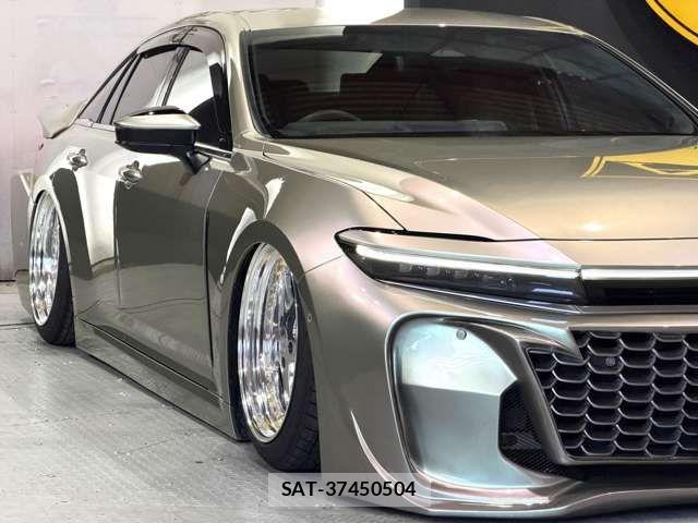 Toyota CROWN SEDAN 2024-08 7250270-8