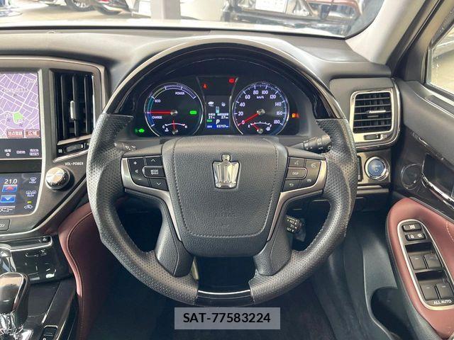 Toyota CROWN SEDAN 2014-02 7271750-10