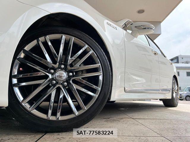 Toyota CROWN SEDAN 2014-02 7271750-12