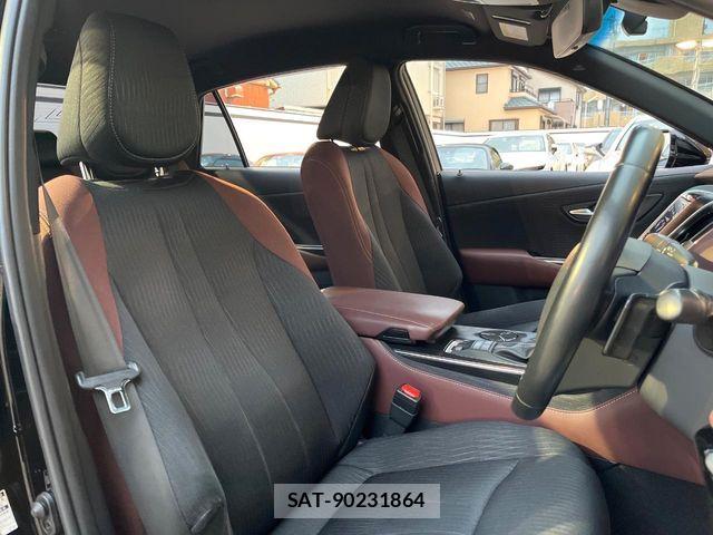 Toyota CROWN SEDAN 2018-12 7271744-7