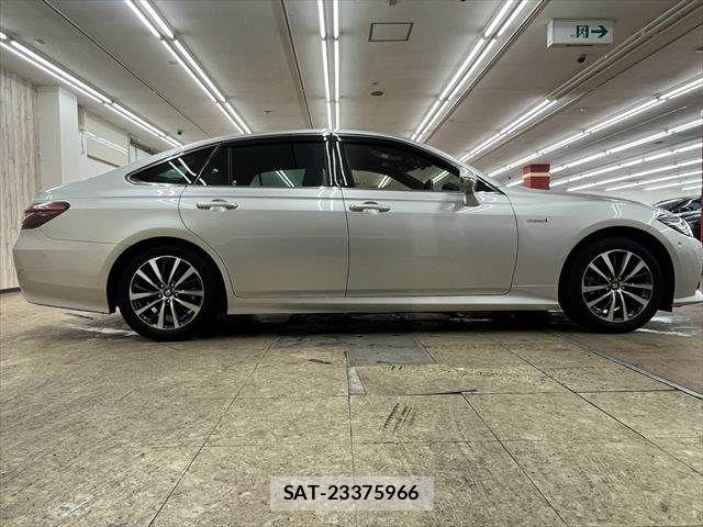 Toyota CROWN SEDAN 2020-04 7271746-15