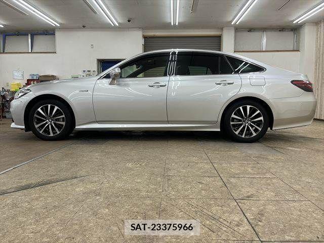 Toyota CROWN SEDAN 2020-04 7271746-19