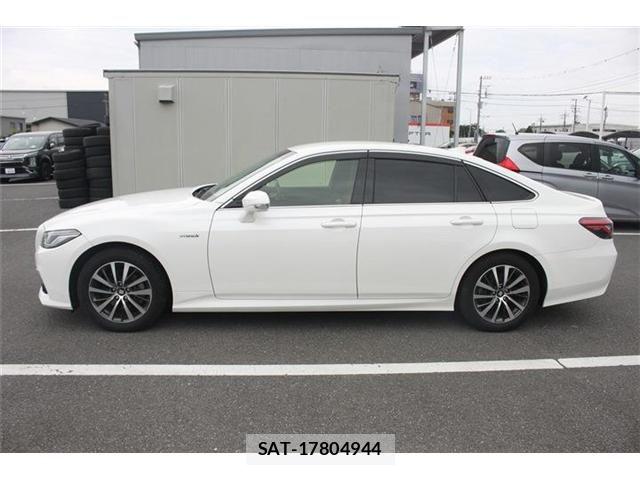Toyota CROWN SEDAN 2019-07 7326403-9