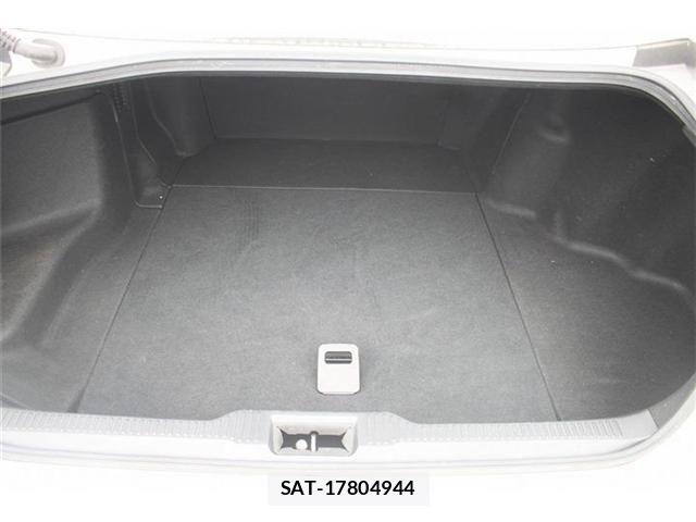 Toyota CROWN SEDAN 2019-07 7326403-17