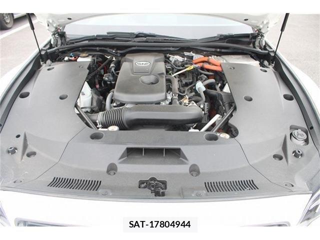 Toyota CROWN SEDAN 2019-07 7326403-18