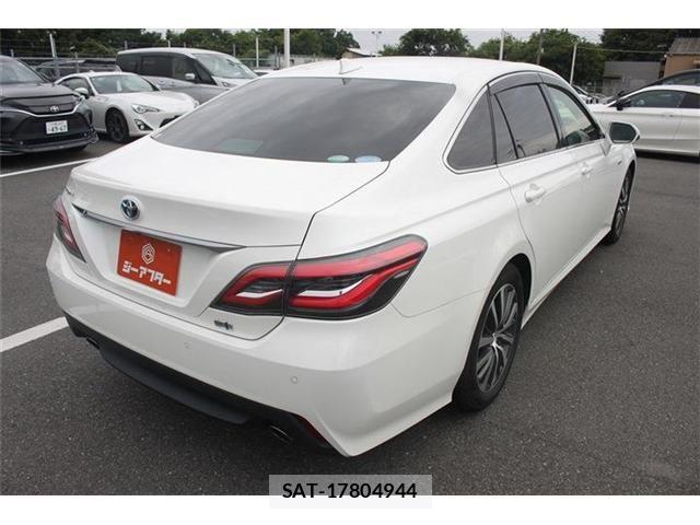 Toyota CROWN SEDAN 2019-07 7326403-20