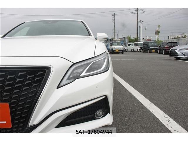 Toyota CROWN SEDAN 2019-07 7326403-24
