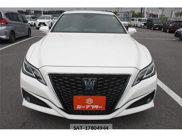 Toyota CROWN SEDAN 2019-07 7326403-6